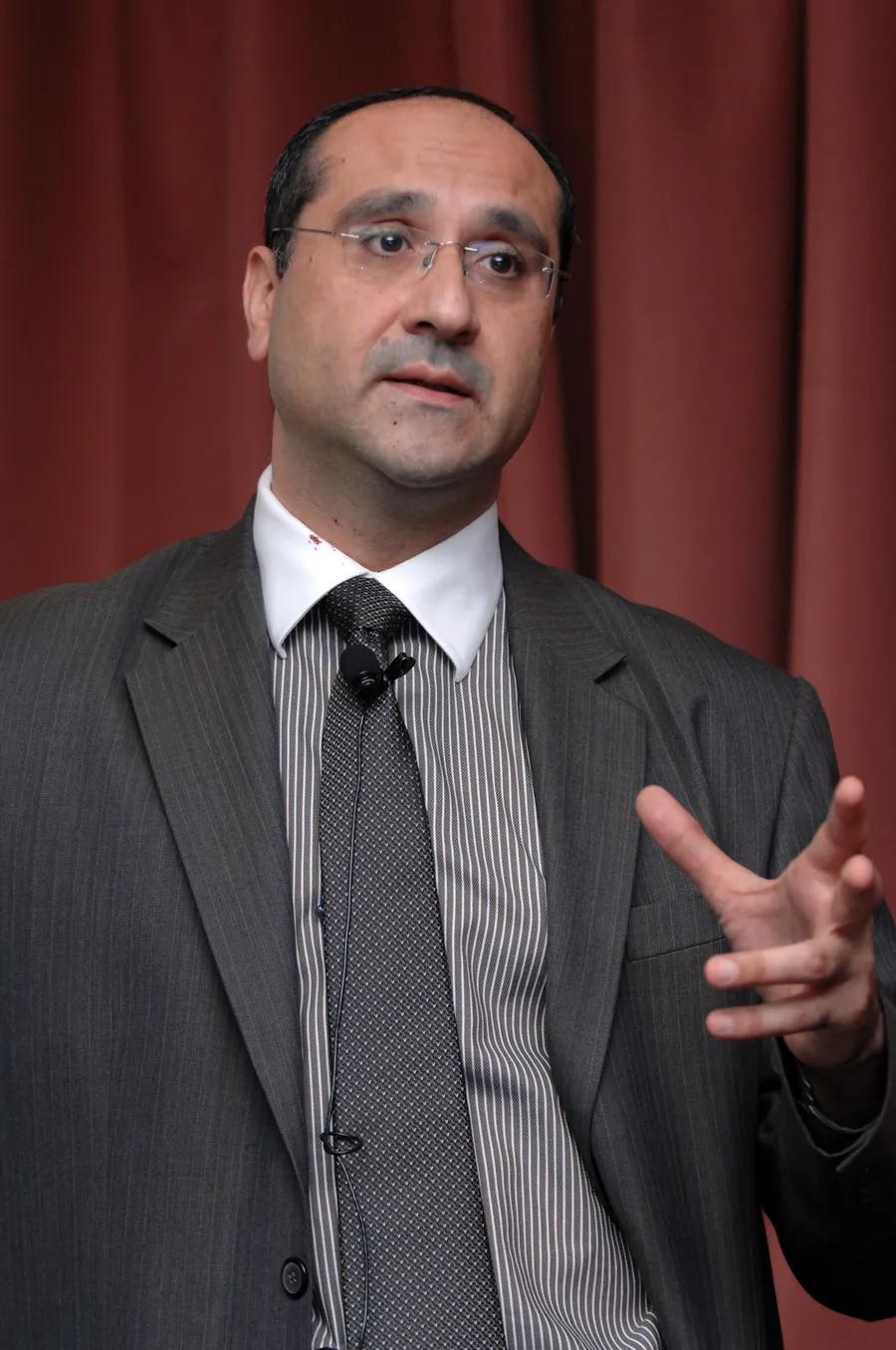 Portrait of Dr Amit Kumar, Consultant Vascular Surgeon